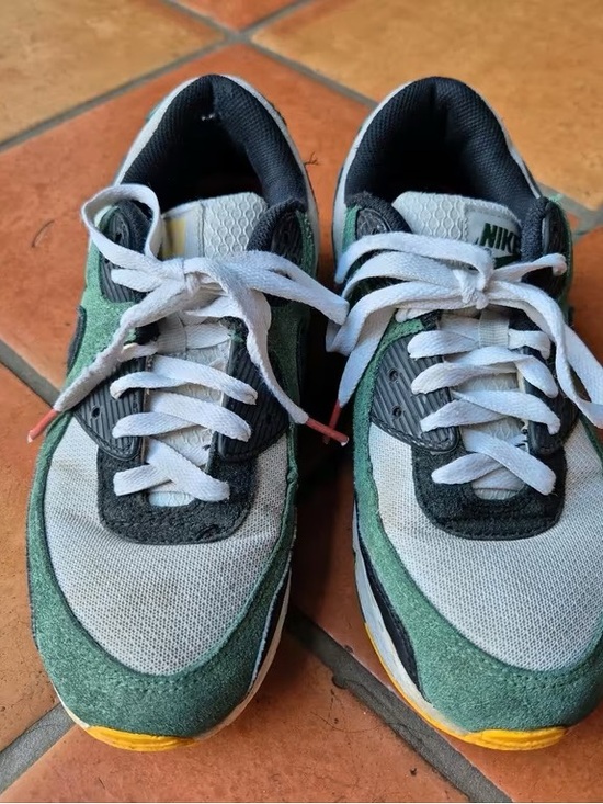 Nike Other - Nike Men’s Green, White & Black Retro Sneakers